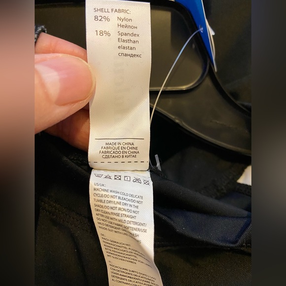 NWT Women’s Black and White Long Sleeve UV Protection Rash Guard Swim Top - Picture 12 of 15